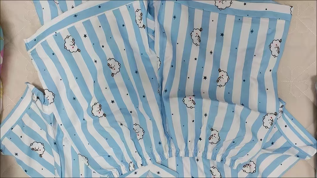 Tippet Line - BT21 ユニセックスサマーセット半袖Tシャツ＆ショートパンツ2ピースラウンジウェアソフトカートゥーンスリープウェアホリデーカップルお揃いギフト
